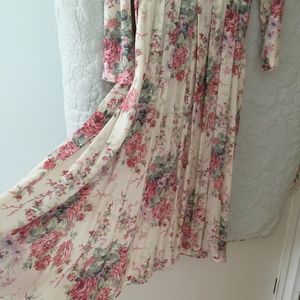 VINTAGE JESSICA  HOWARD  Floral Pastels LONG SLEEVE PLEATED SKIRT BUTTON UP BACK